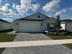 10468 NW Suncrest Lp in Port St. Lucie, FL - Building Photo