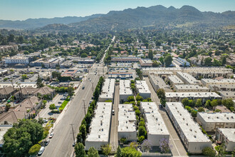 21901 Lassen St in Chatsworth, CA - Building Photo - Building Photo