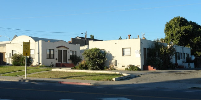 35 E Rossi St in Salinas, CA - Foto de edificio - Building Photo