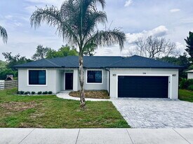 774 W 9th St in Deltona, FL - Building Photo