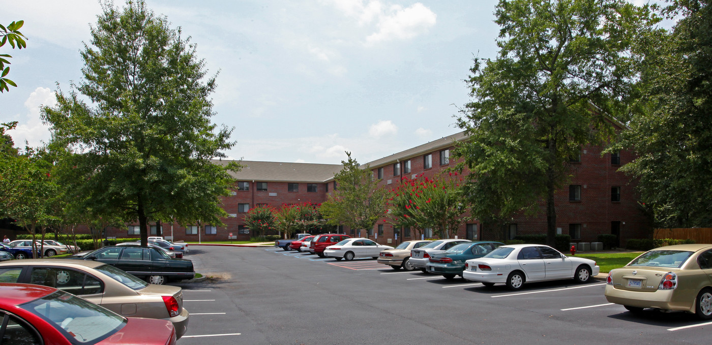 Ahepa 310-VI Apartments in Mobile, AL - Foto de edificio