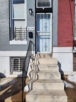 2114 Hollins St in Baltimore, MD - Building Photo