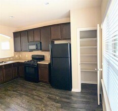 27 Parsons Valley Dr in Conroe, TX - Building Photo - Building Photo