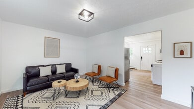 Massillon Square Apartments in North Canton, OH - Foto de edificio - Building Photo