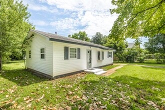 222 Lawn St in Fort Valley, GA - Building Photo - Building Photo