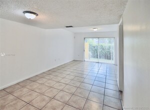 3844 NW 90th Ave in Sunrise, FL - Building Photo - Building Photo