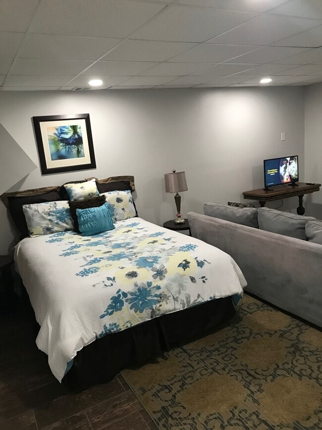 6605 Destiny Dr SE, Unit Stylish Studio Apartment