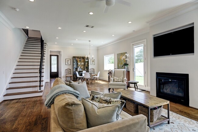 property at 1632 Potomac Dr