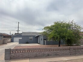 111 Dogwood St in Henderson, NV - Building Photo