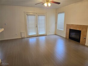 326 Laguna Glen Dr in Henderson, NV - Building Photo - Building Photo