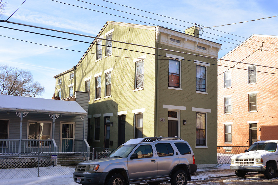 837 York St in Cincinnati, OH - Foto de edificio