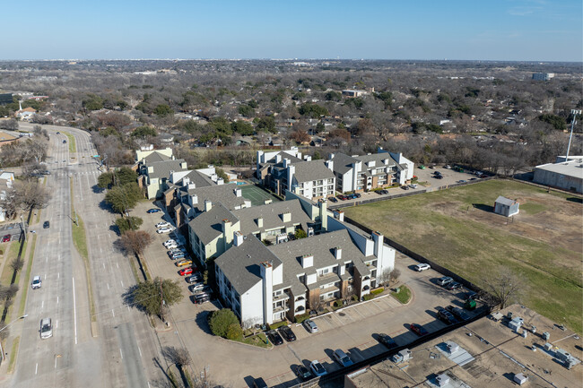 Sable Ridge Condominiums in Dallas, TX - Building Photo - Building Photo