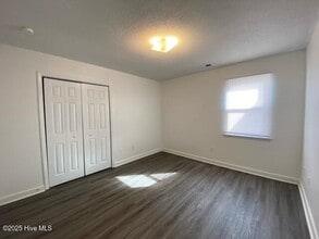 2305 Knollwood Ln in Jacksonville, NC - Foto de edificio - Building Photo