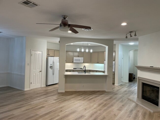 220 Northcross Rd in Georgetown, TX - Foto de edificio - Building Photo
