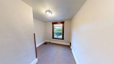 2424 W Clifton Ave in Cincinnati, OH - Building Photo - Building Photo