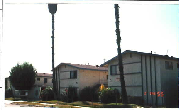 10215 Ruoff Ave in Whittier, CA - Building Photo