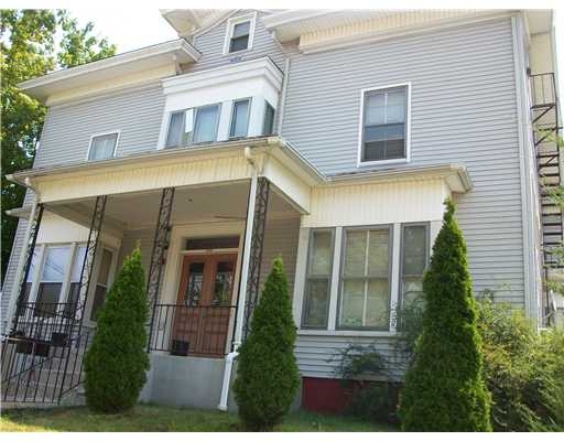 486 West Ave in Pawtucket, RI - Foto de edificio