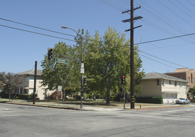 107 E Broadway in San Gabriel, CA - Building Photo - Building Photo