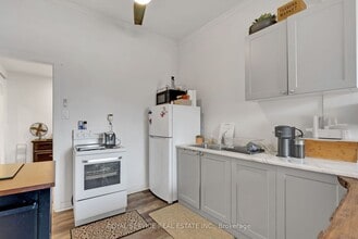 8 Wellington St in Bowmanville, ON - Building Photo - Building Photo
