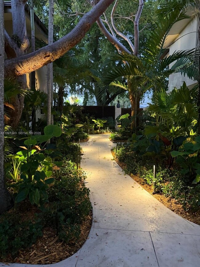 3000 Bird Ave in Miami, FL - Building Photo - Building Photo