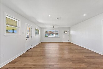 542 Marino Dr, Unit 0913 in Norco, LA - Building Photo - Building Photo