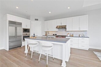 101 Thimbleberry in Irvine, CA - Building Photo - Building Photo