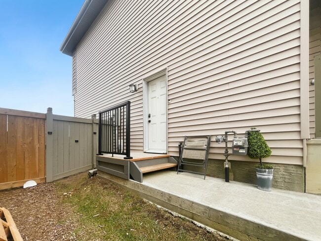 property at 7552 Creighton Pl SW