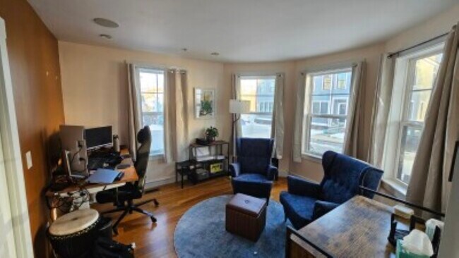 95 Robey St, Unit 1 in Boston, MA - Building Photo - Building Photo