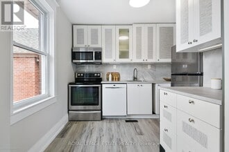 34 Barrington Ave in Toronto, ON - Building Photo - Building Photo