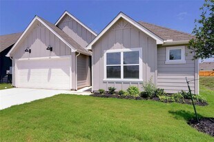 1711 Windsor Blvd in Lockhart, TX - Building Photo