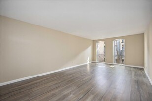 4647 Wild Indigo St in Houston, TX - Building Photo