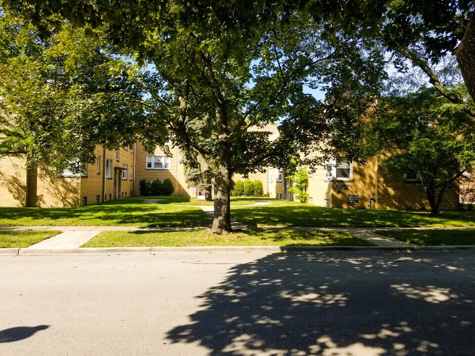 86 Lincoln Ave-Unit -1W in Riverside, IL - Building Photo