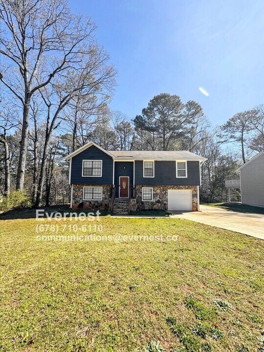 4060 Day Trail S in Ellenwood, GA - Building Photo