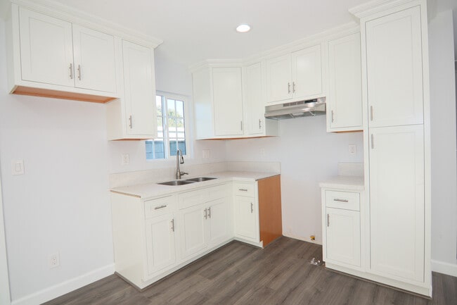 1231 E 53rd St in Long Beach, CA - Building Photo - Building Photo