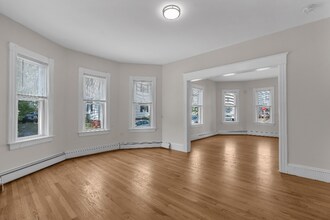 77 Vinton St in Providence, RI - Foto de edificio - Building Photo