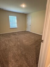 32 Amber Dr in Port Wentworth, GA - Building Photo - Building Photo