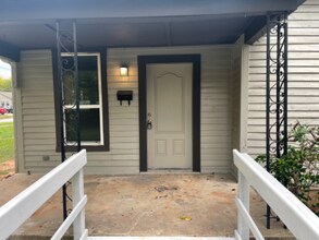 534 E Sycamore St in Sherman, TX - Building Photo - Building Photo