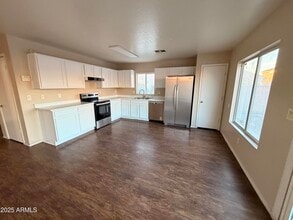 12022 W Almeria Rd in Avondale, AZ - Building Photo - Building Photo