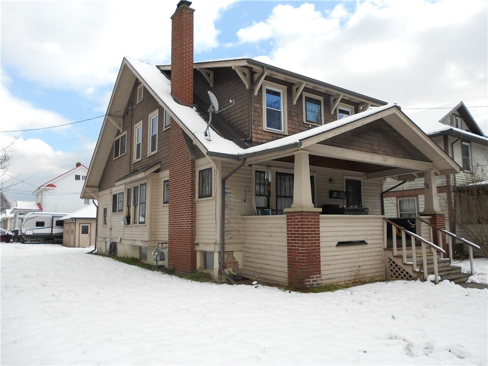 707 Southport St in Elmira, NY - Building Photo