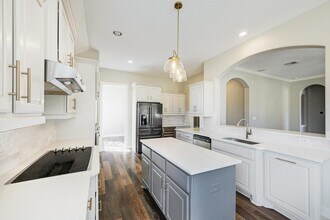 577 Shelf Rock Rd in Driftwood, TX - Building Photo - Building Photo