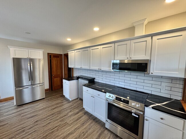 property at 4 Washington Cir