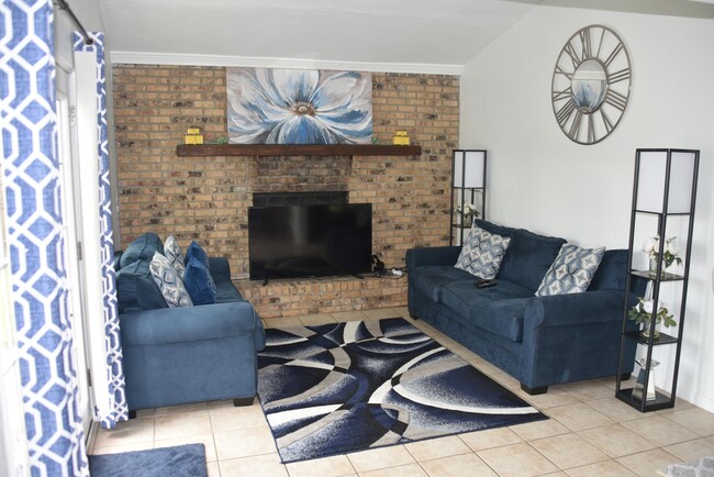 650 W Tharpe St in Tallahassee, FL - Building Photo - Building Photo