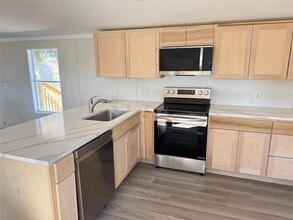 954 Phillip Ln in Liberty Hill, TX - Building Photo - Building Photo