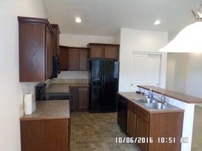 4178 Alameda Ave in Albany, OR - Building Photo - Building Photo