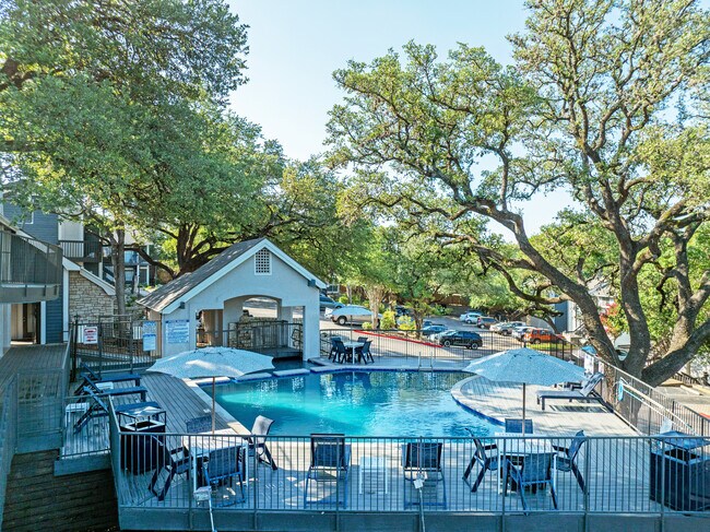 Barton's Mill Apartments in Austin, TX - Foto de edificio - Building Photo