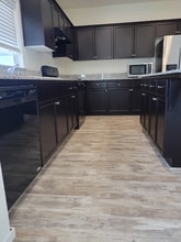 1373 Manor Ave in Hanford, CA - Building Photo - Building Photo
