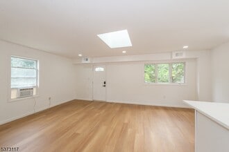 73 Clinton Pl in Hackensack, NJ - Building Photo - Building Photo
