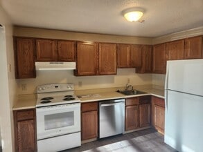 135 Union St in Leominster, MA - Building Photo - Building Photo