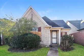 10085 Woodland Hills Dr in Cordova, TN - Building Photo - Building Photo