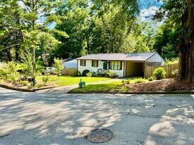 375 Cologne Dr SE in Atlanta, GA - Building Photo